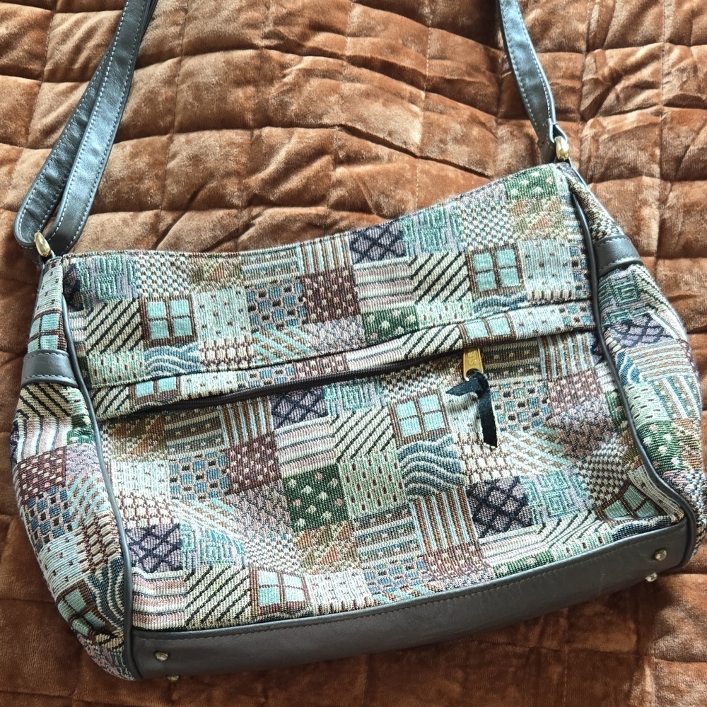 Tapestry Patchwork Shoulder Bag in Multi-Tone